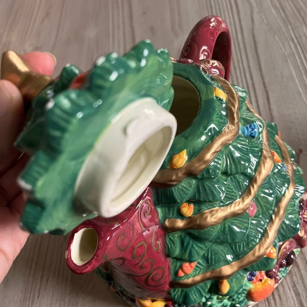 Bella Casa by Ganz Christmas Tree Teapot Vintage